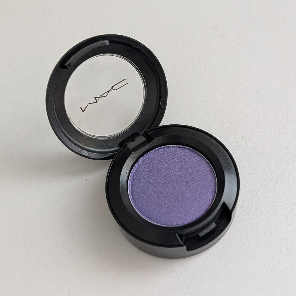 MAC Eye Shadow Powder Single PARFAIT AMOUR (frost) .05oz / 1.5g Full Size Boxed - Picture 2 of 8
